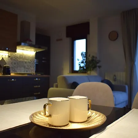 Eos - A Due Passi Da Piazza Pisanelli E Ospedale Panico * トリカーゼ