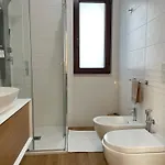 Eos - A Due Passi Da Piazza Pisanelli E Ospedale Panico