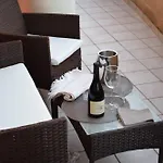 Eos - A Due Passi Da Piazza Pisanelli E Ospedale Panico Apartman *