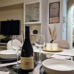 Eos - A Due Passi Da Piazza Pisanelli E Ospedale Panico Apartman *