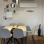 Eos - A Due Passi Da Piazza Pisanelli E Ospedale Panico Apartman