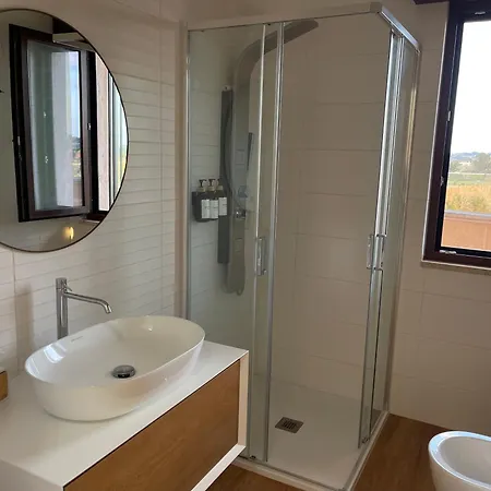 Eos - A Due Passi Da Piazza Pisanelli E Ospedale Panico Триказе