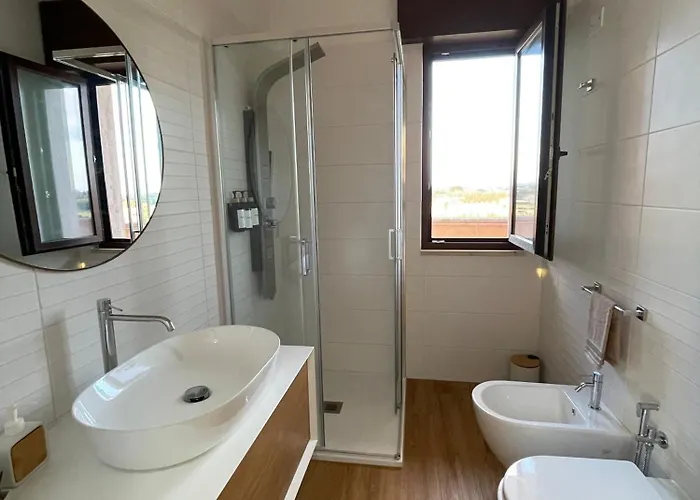 Eos - A Due Passi Da Piazza Pisanelli E Ospedale Panico * Триказе