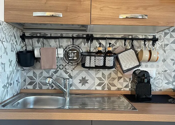 Eos - A Due Passi Da Piazza Pisanelli E Ospedale Panico Апартаменты Триказе