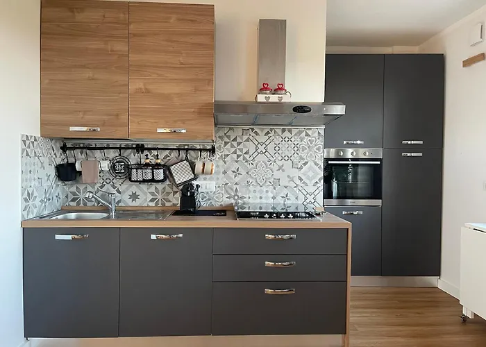 Апартаменты Eos - A Due Passi Da Piazza Pisanelli E Ospedale Panico Триказе