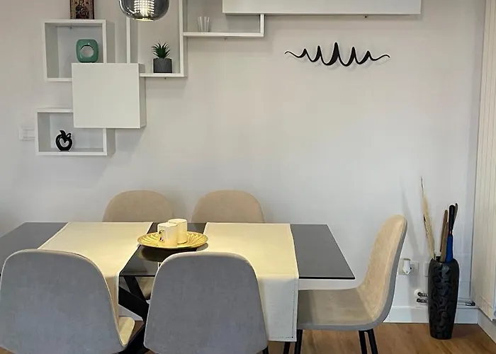 Eos - A Due Passi Da Piazza Pisanelli E Ospedale Panico Апартаменты