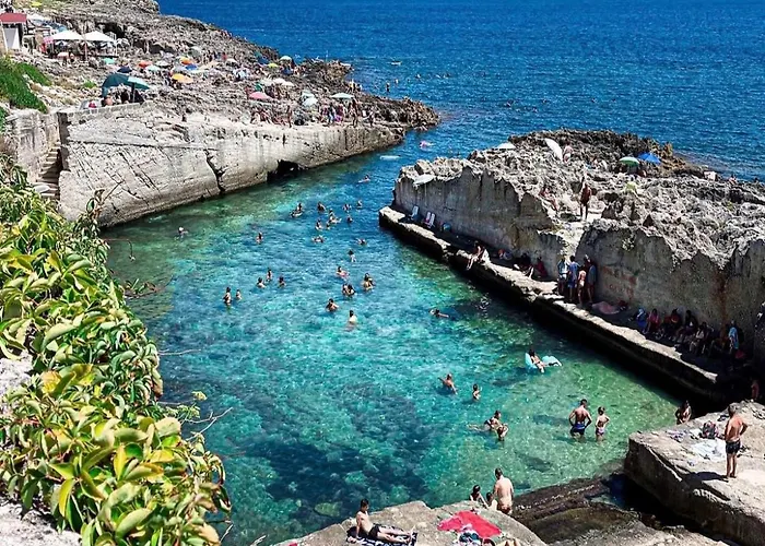 Eos - A Due Passi Da Piazza Pisanelli E Ospedale Panico