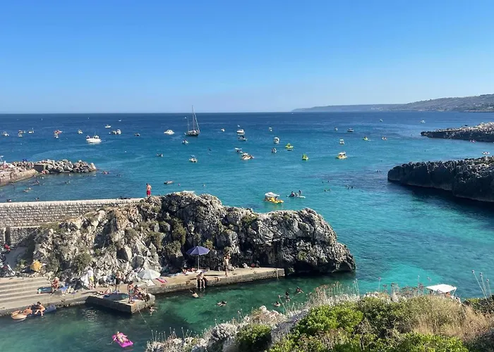 Eos - A Due Passi Da Piazza Pisanelli E Ospedale Panico *